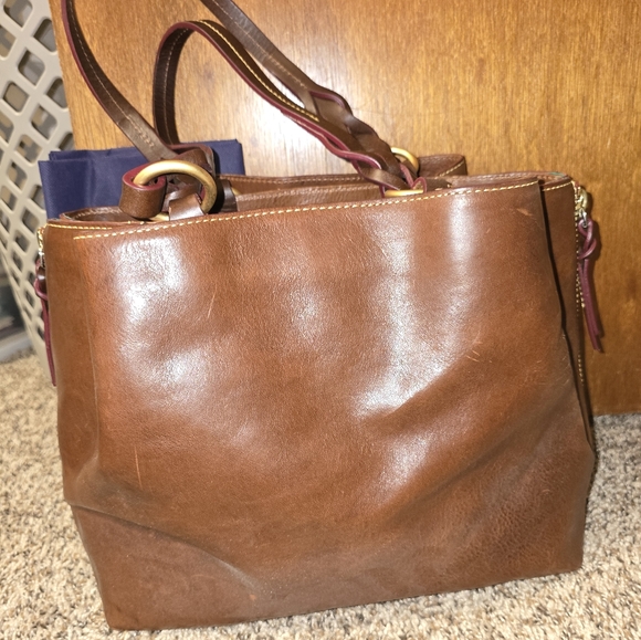 Dooney&Bourke Large zip Barlow - Picture 2 of 5